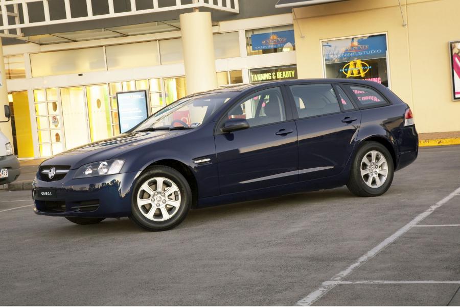  Holden Commodore VE Omega Sportwagon 2008 года  (фото 18 из 18)